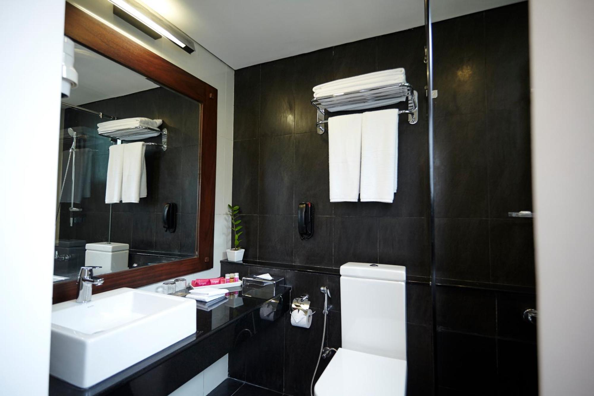 Turyaa Kalutara Hotel Room photo