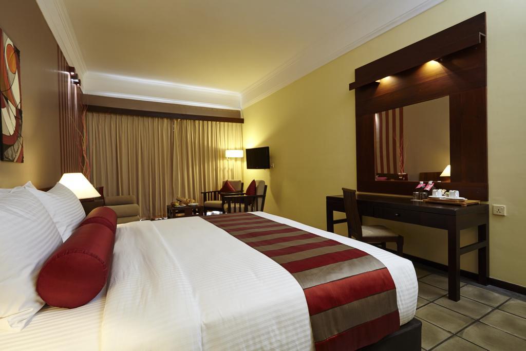 Turyaa Kalutara Hotel Exterior photo
