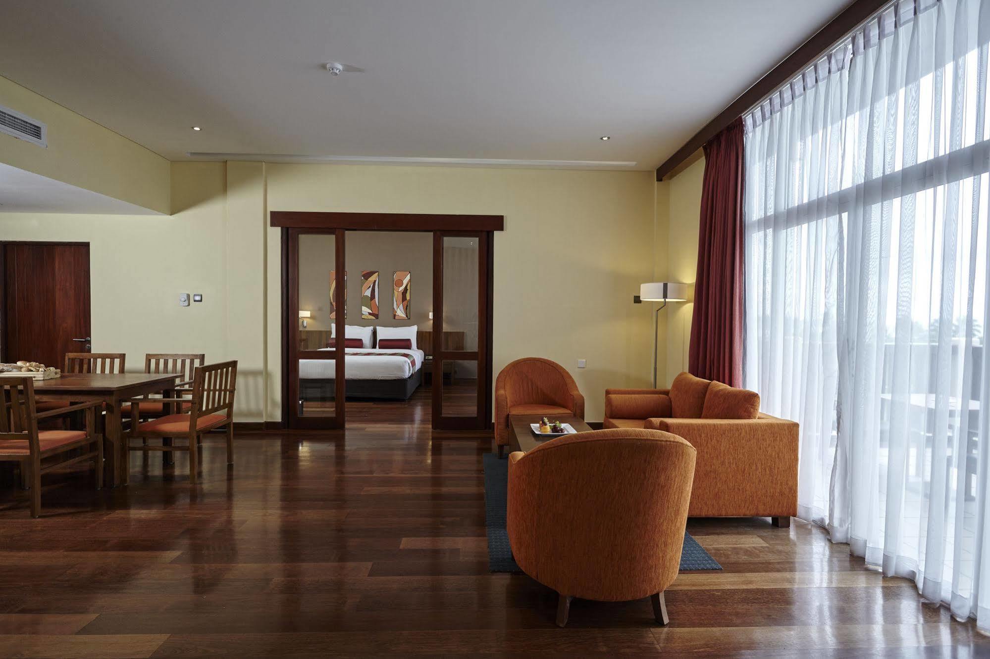 Turyaa Kalutara Hotel Exterior photo