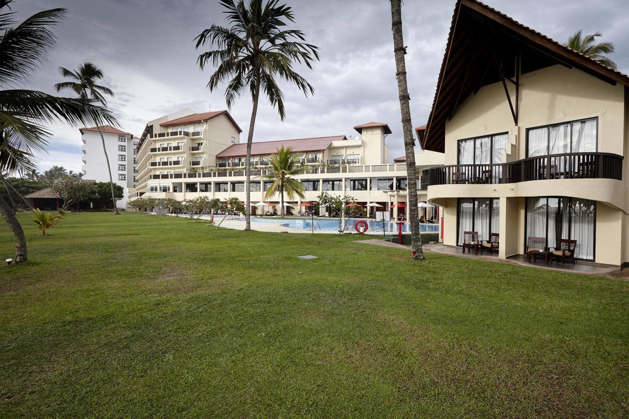 Turyaa Kalutara Hotel Exterior photo